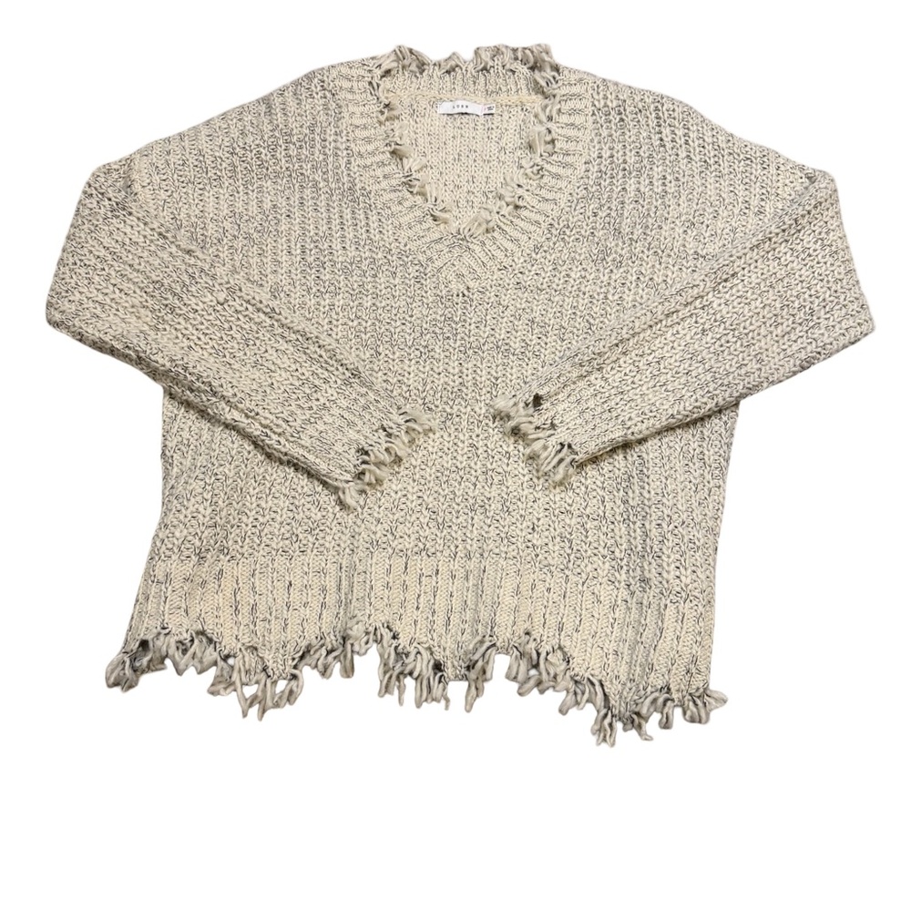 ✨🤍 Lush Frayed Knit V Neck‎ Sweater Size Small 🤍✨